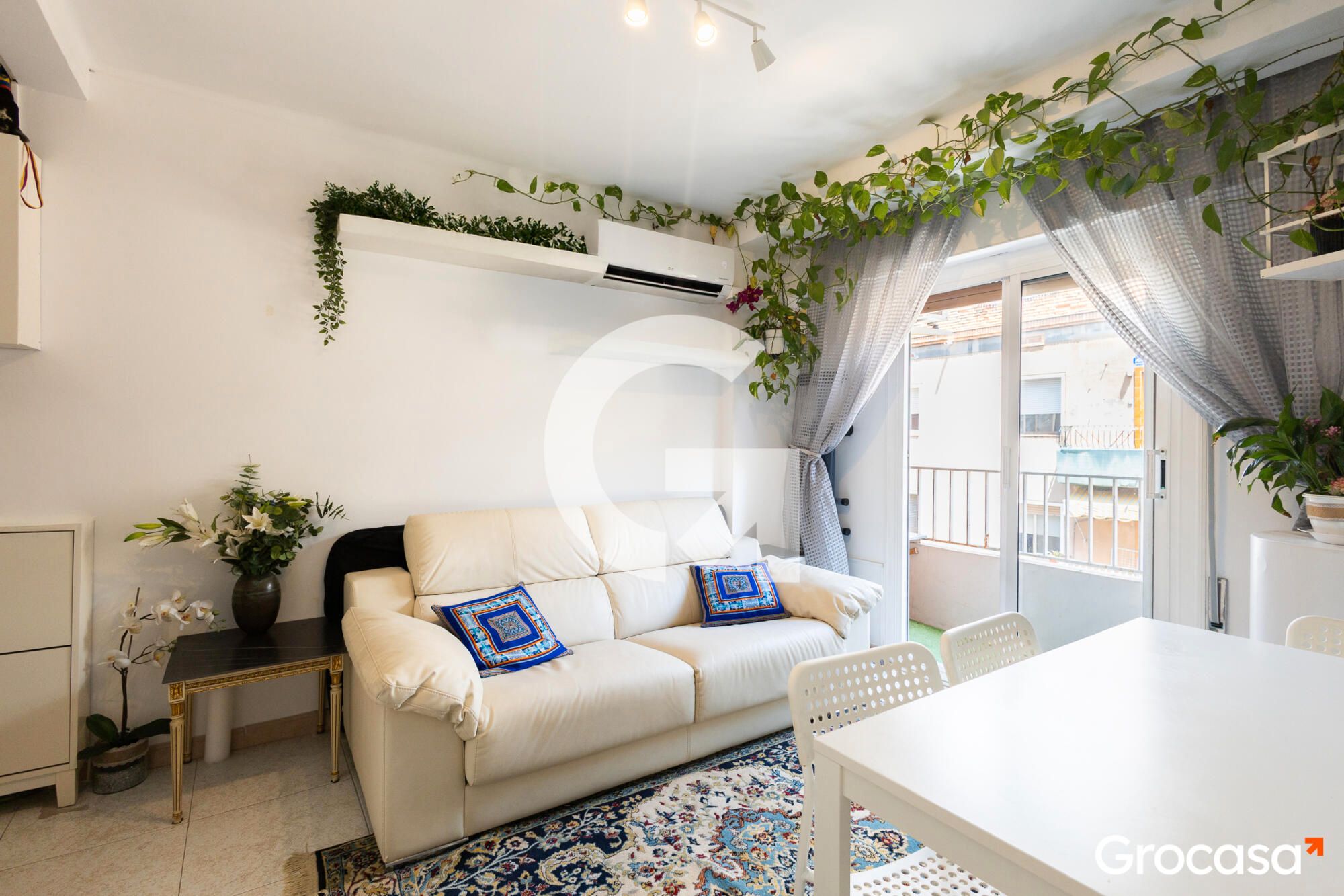 Sala de estar de Piso en venta en L'Hospitalet de Llobregat con Aire acondicionado y Balcón