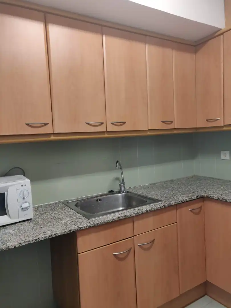 Küche von Wohnung zur Miete in Badalona mit Parkett und Möbliert