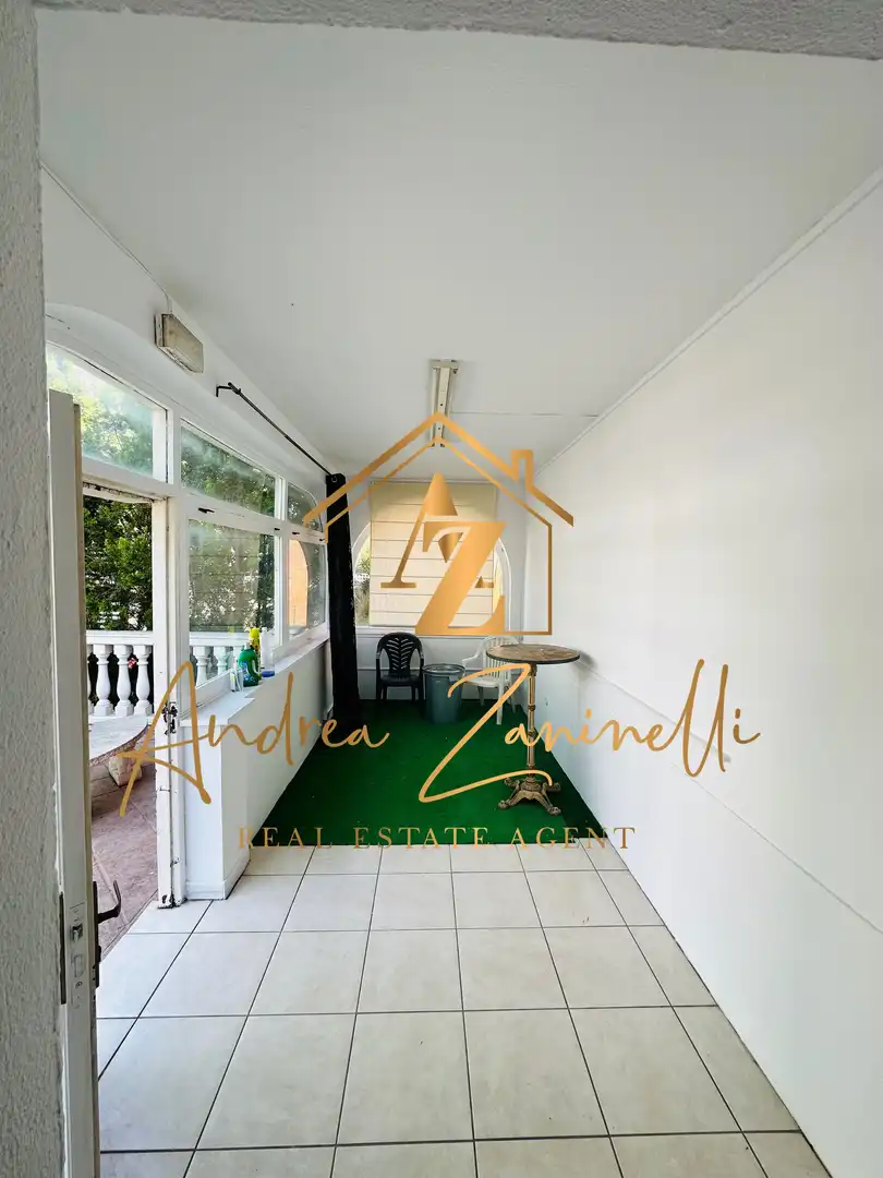 Exterior view of Office for rent in Empuriabrava  with Air Conditioner and Terrace