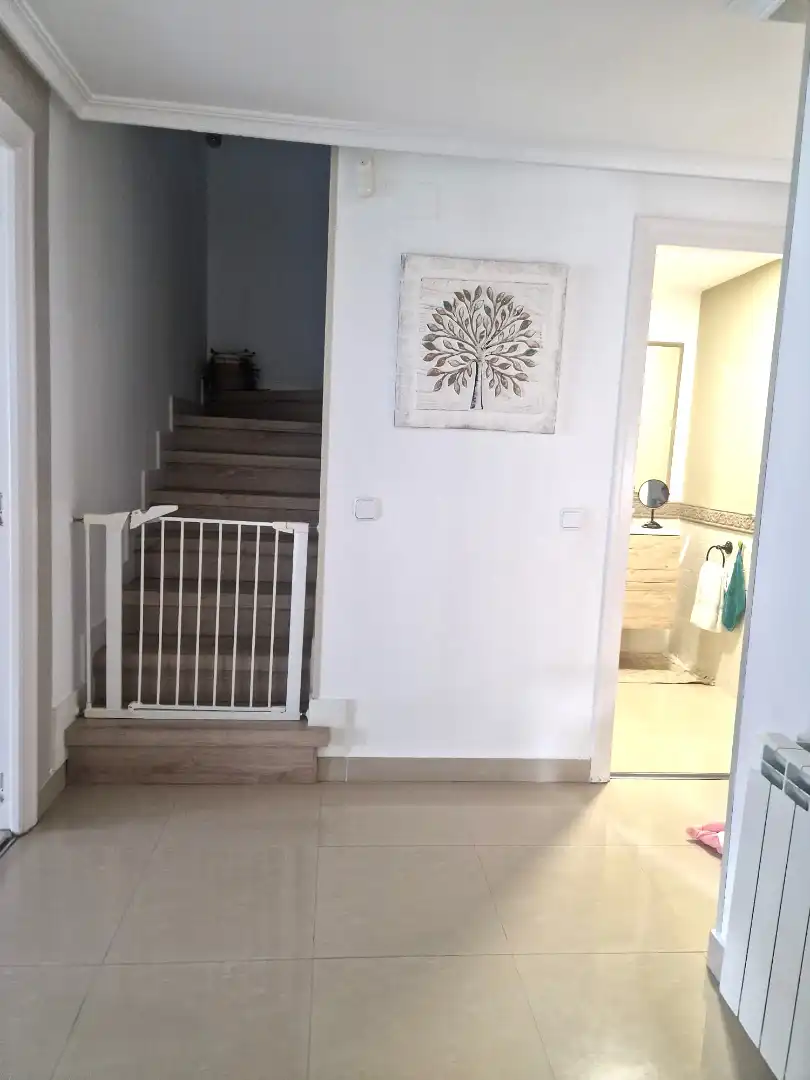 Casa aparellada amb piscina en venda a Calle Chequia, imagen 23