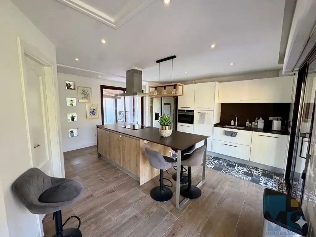 Cocina de Casa o chalet en venta en Hondarribia con Jardín privado, Piscina y Amueblado