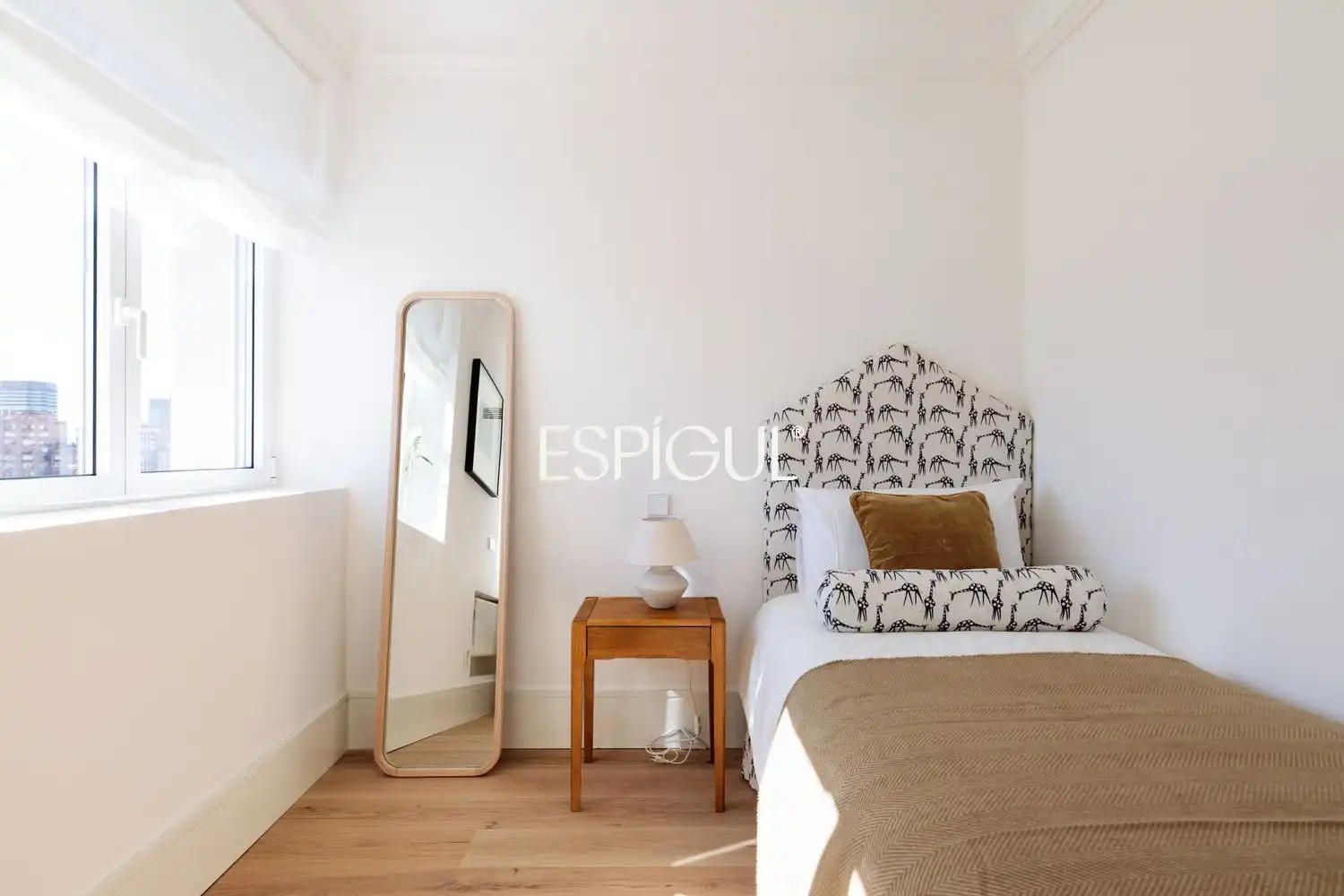 Schlafzimmer von Wohnung zum Verkauf in Madrid mit Klimaanlage, Heizung und Terrasse