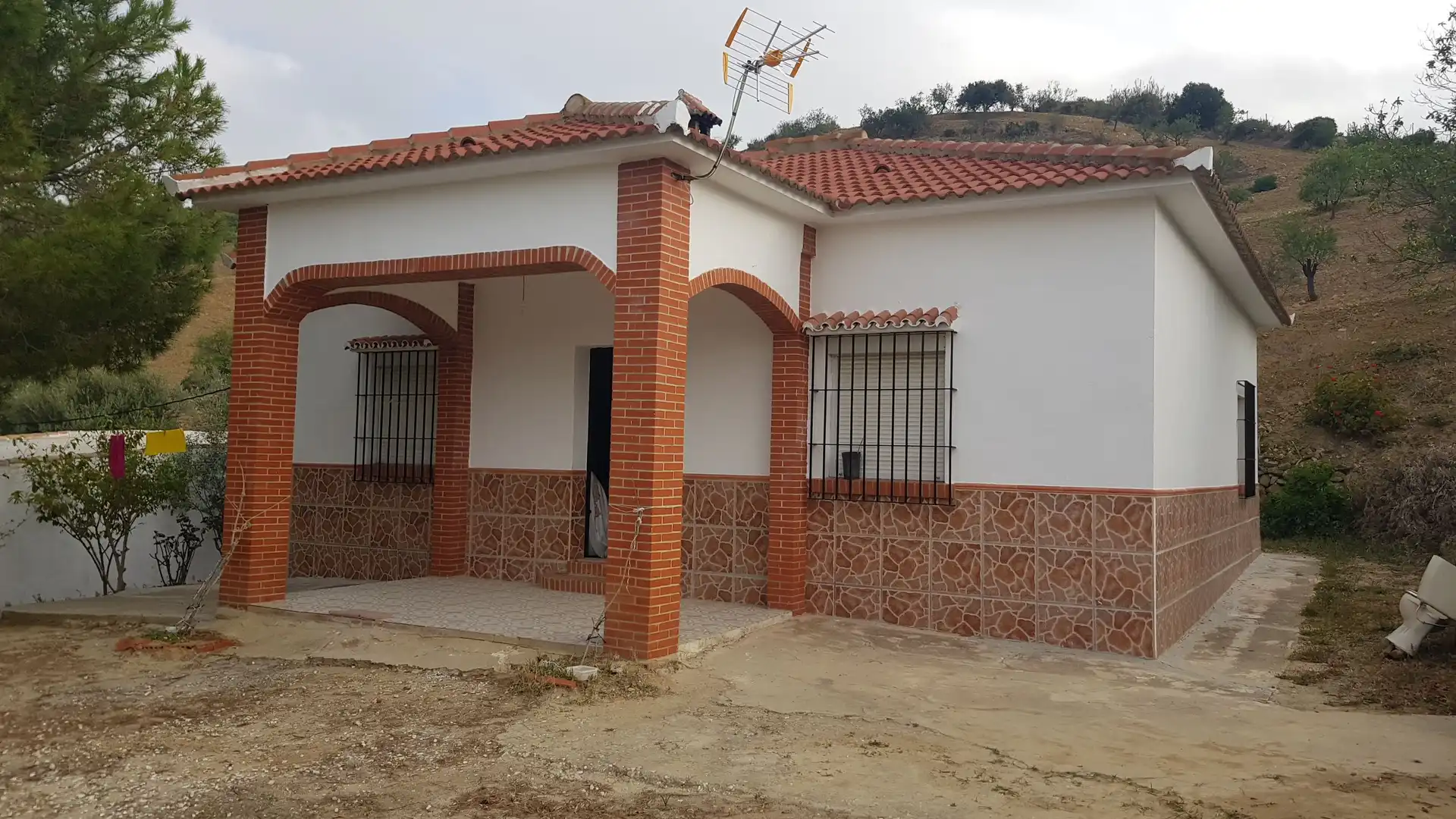 Vista exterior de Finca rústica en venda en Almogía amb Terrassa