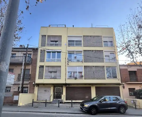 Außenansicht von Wohnung zum Verkauf in Canovelles