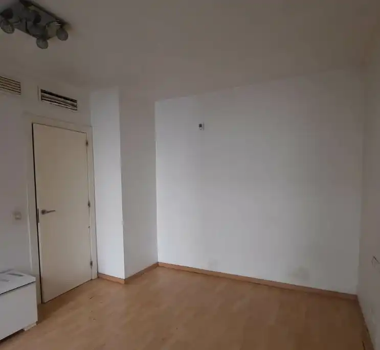 Wohnung zum Verkauf in Sabadell mit Klimaanlage
