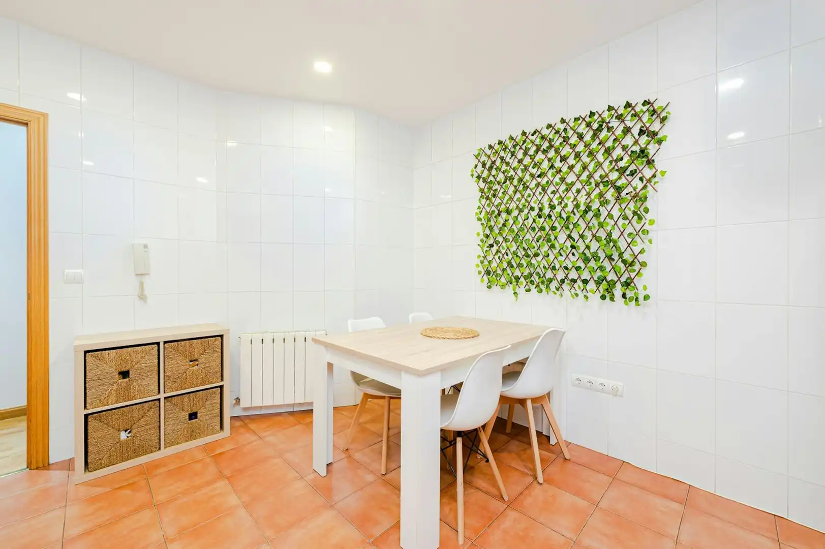 Comedor de Piso para compartir en Madrid con Calefacción, Lavadora y TV