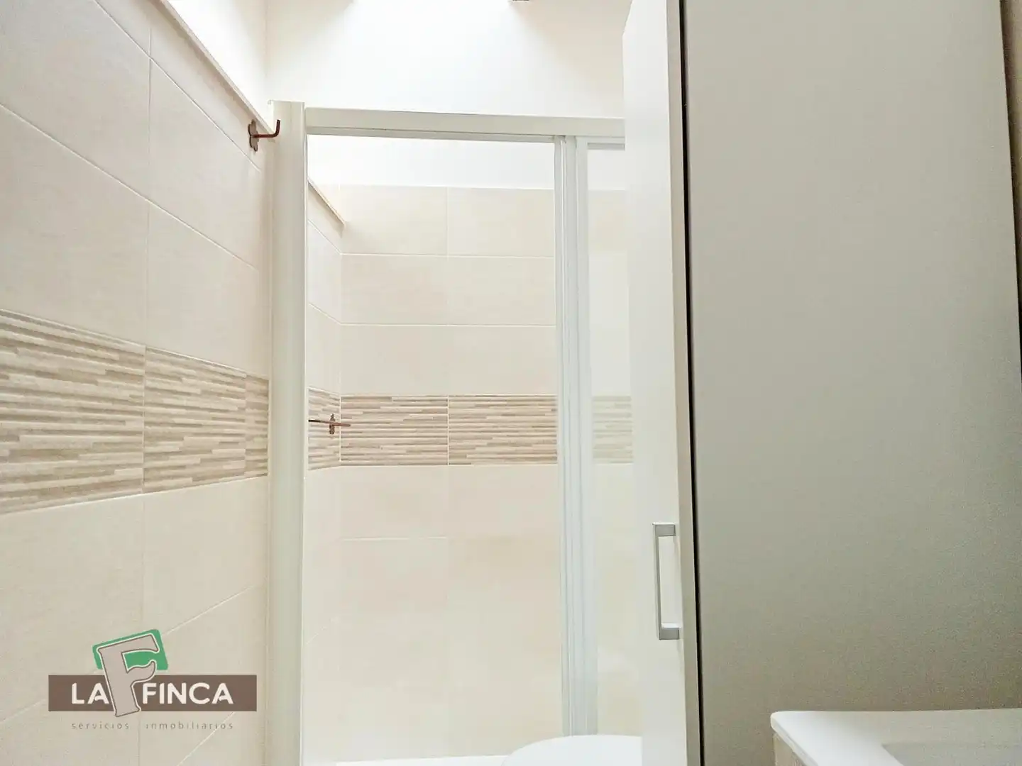 Bathroom of Houses for sale in Cudillero  with Heating and Furnished
