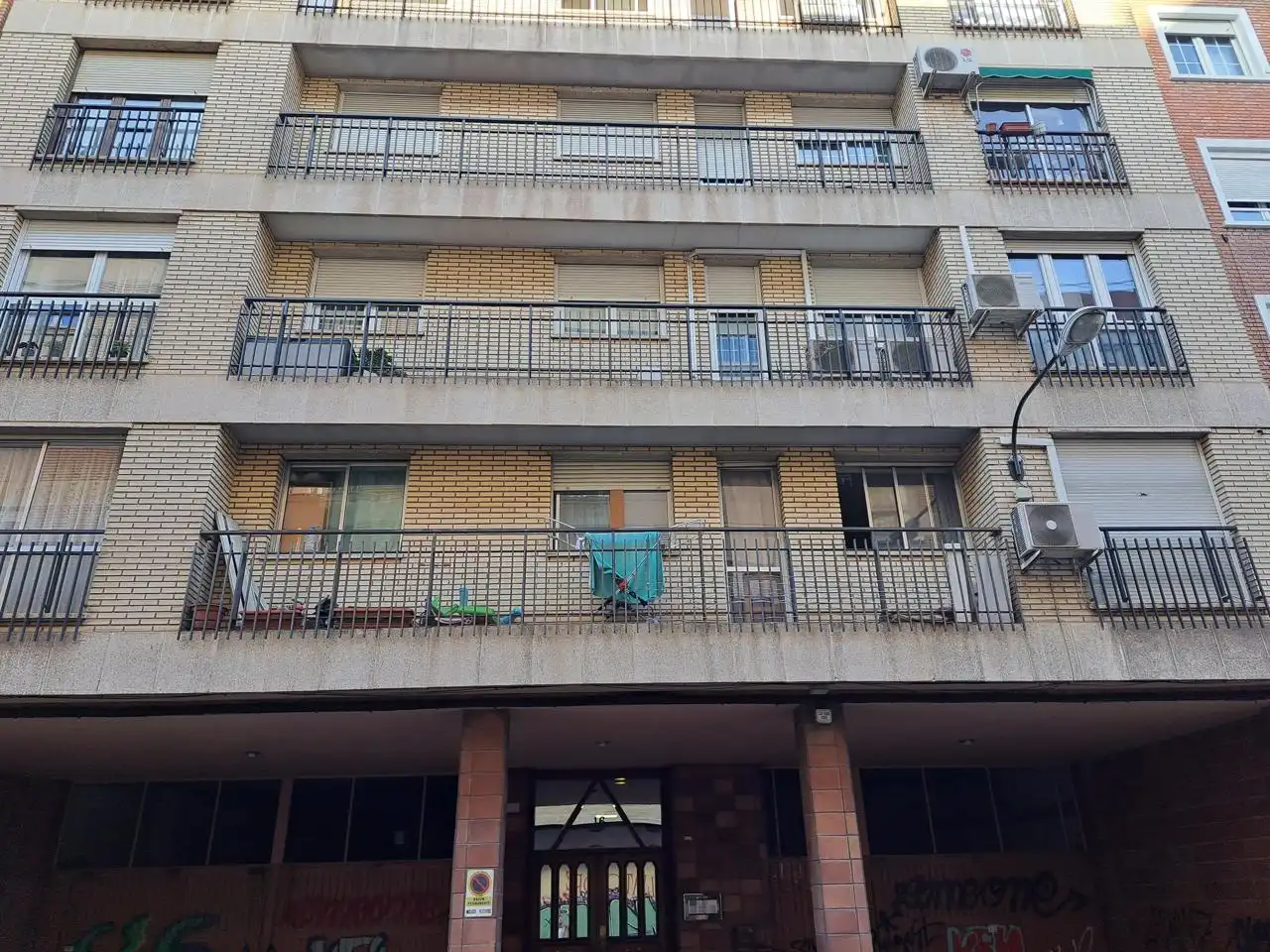 Exterior view of Flat for sale in Zaragoza  with Heating, Terrace and Storage room