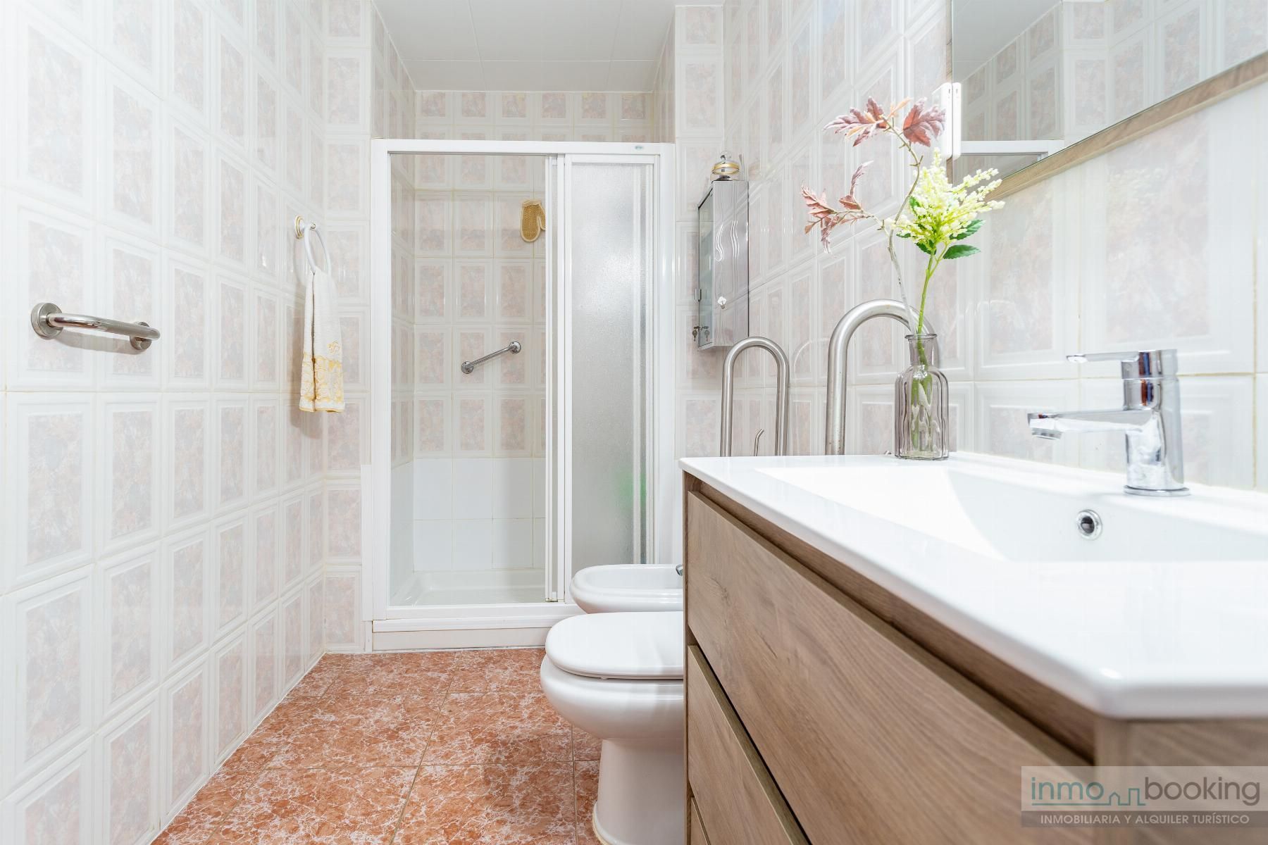 Bathroom of Apartment for sale in Salou  with Air Conditioner, Heating and Terrace