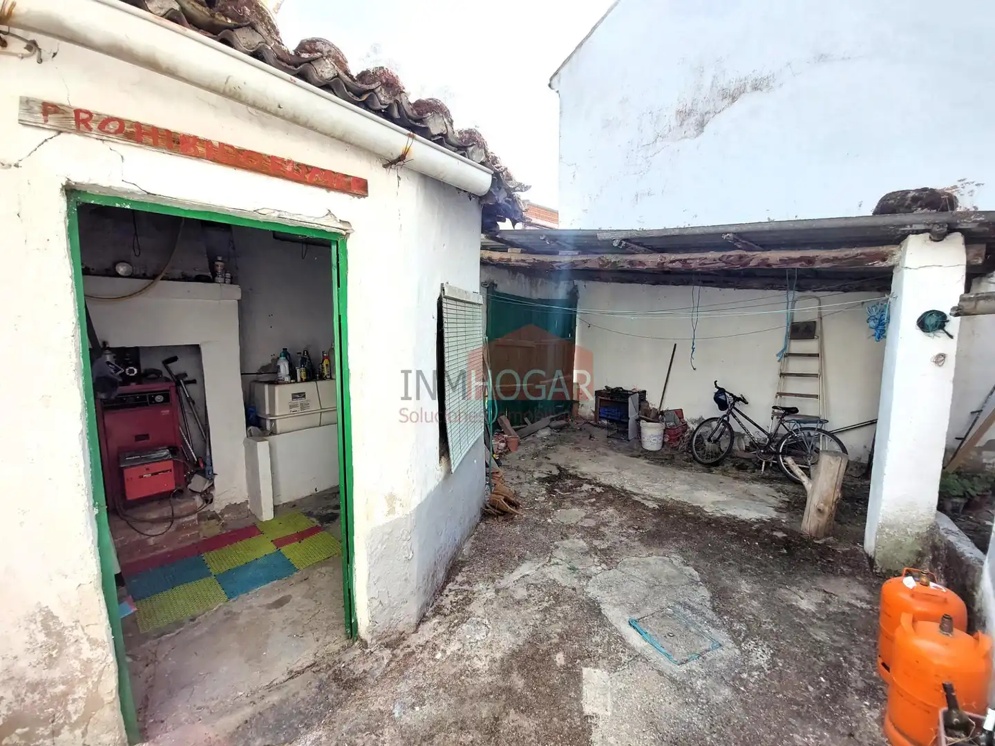 Vista exterior de Casa o xalet en venda en Madrigal de las Altas Torres