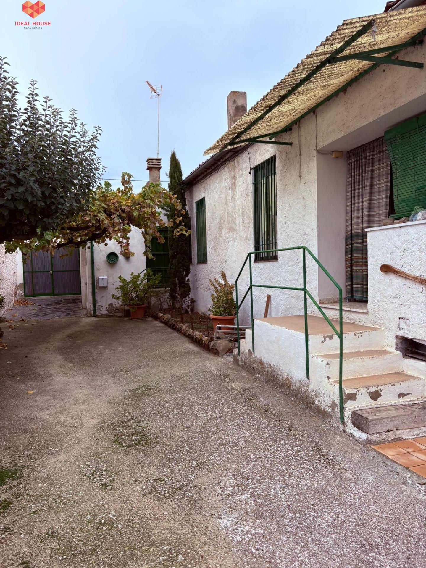 Vista exterior de Finca rústica en venda en Armuña amb Jardí privat i Terrassa