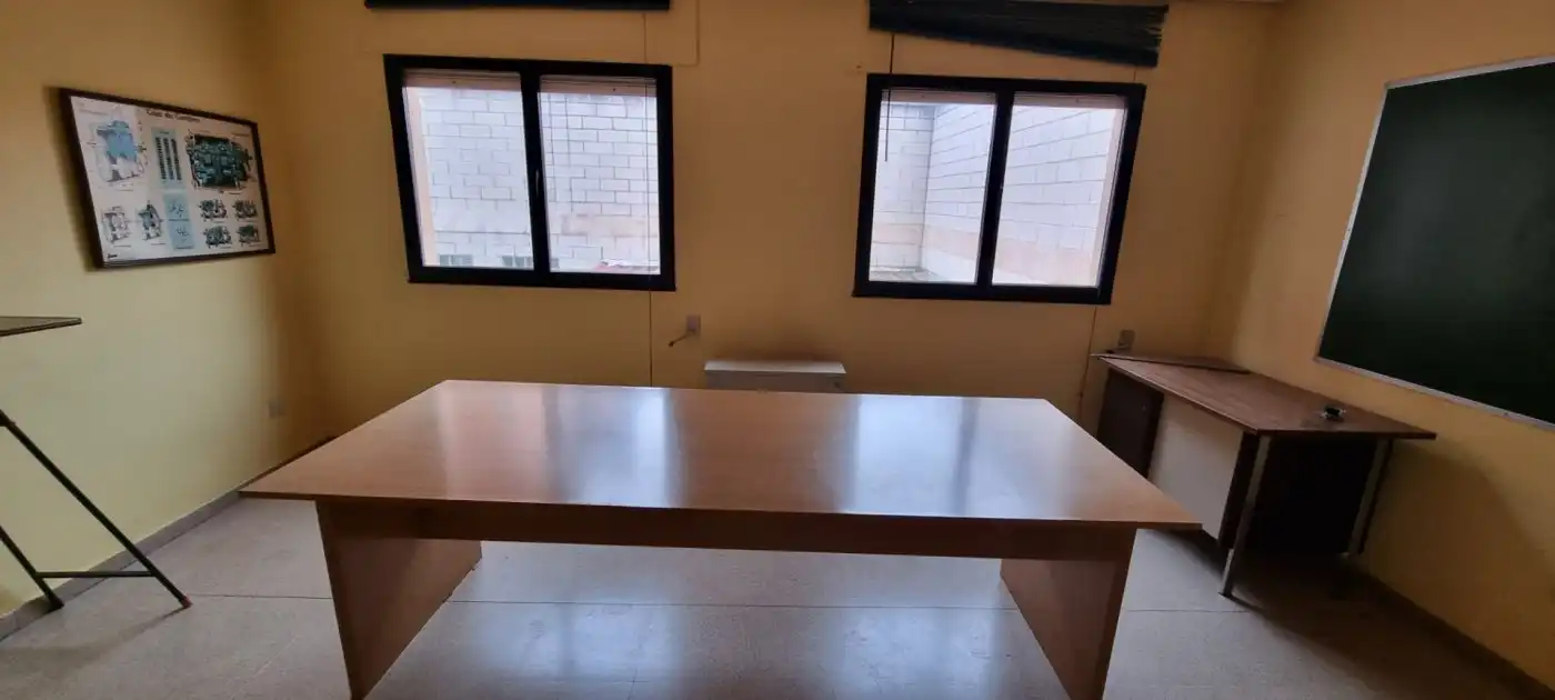 Oficina en venda en Bembibre amb Terrassa i Moblat