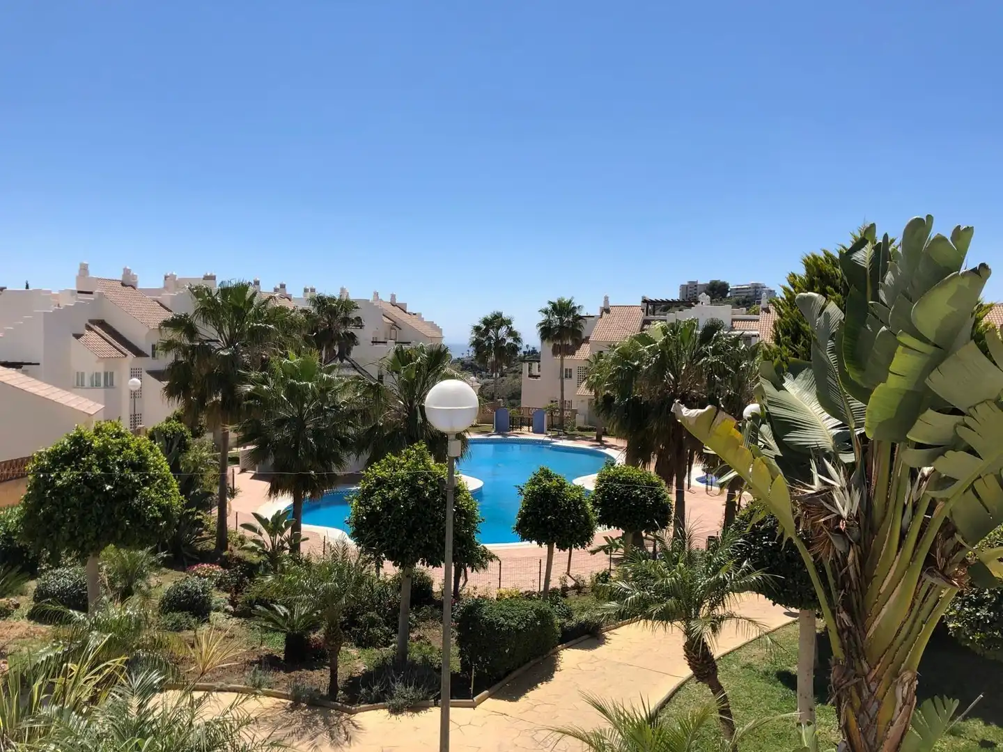 Schwimmbecken von Maisonette zum Verkauf in Benalmádena mit Klimaanlage, Privatgarten und Terrasse