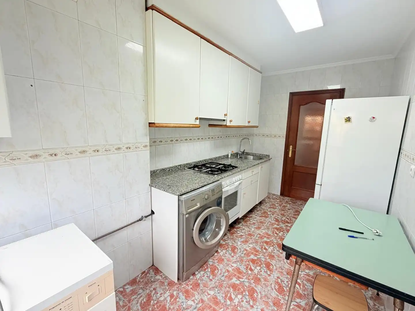 Cuina de Pis de lloguer en Oviedo  amb Calefacció