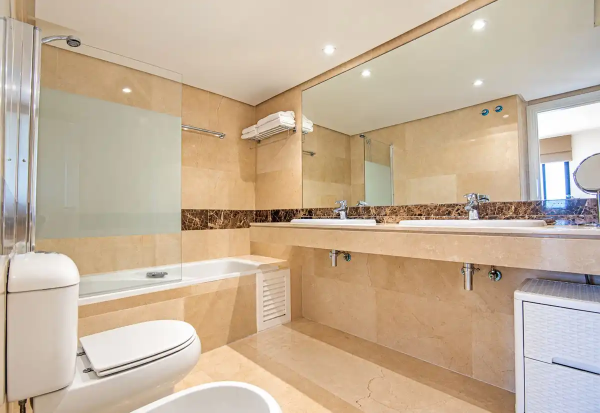 Attico con piscina in vendita a La Alcaidesa, imagen 7