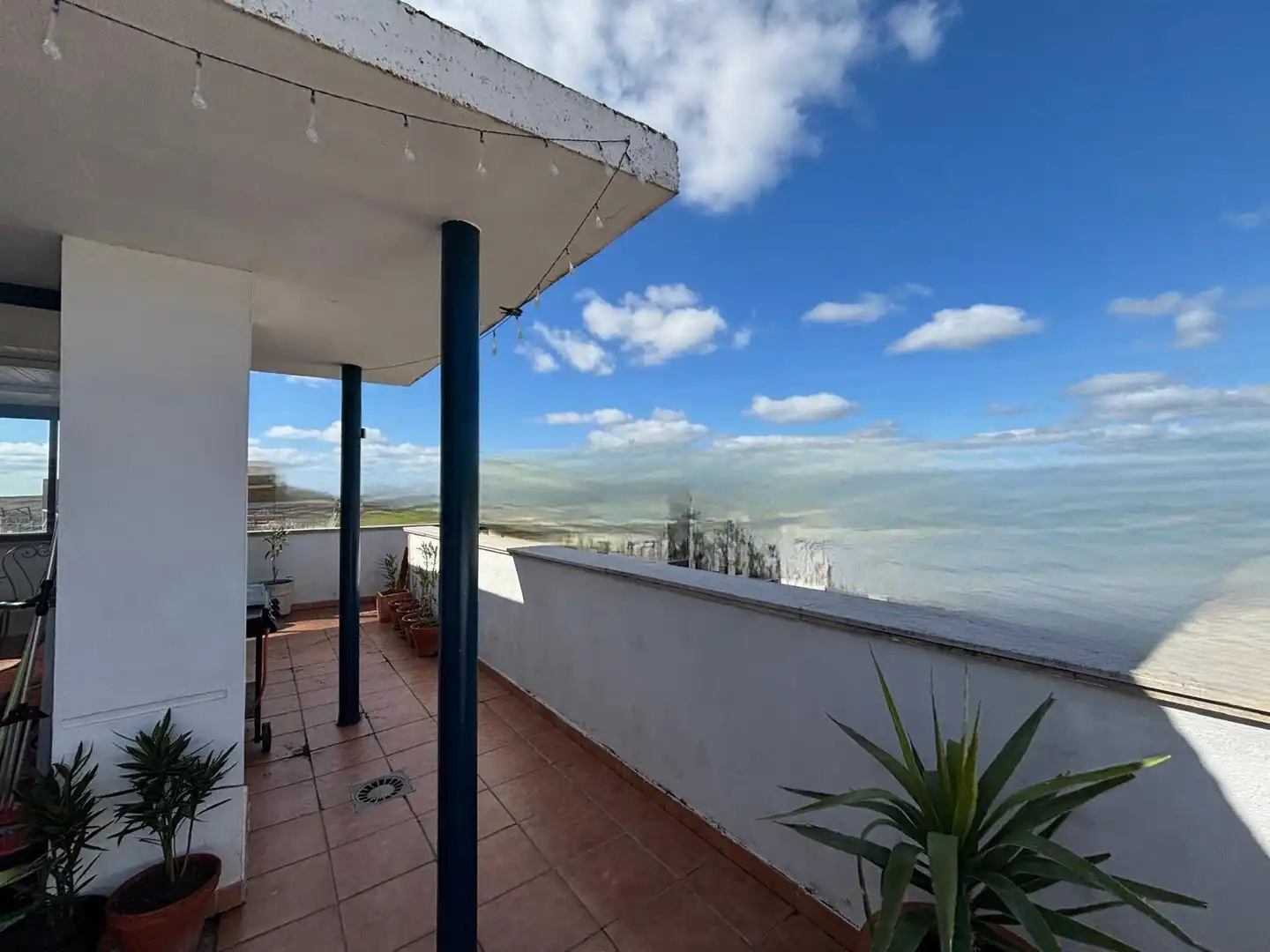Vista exterior de Àtic en venda en Cáceres amb Aire condicionat, Calefacció i Jardí privat