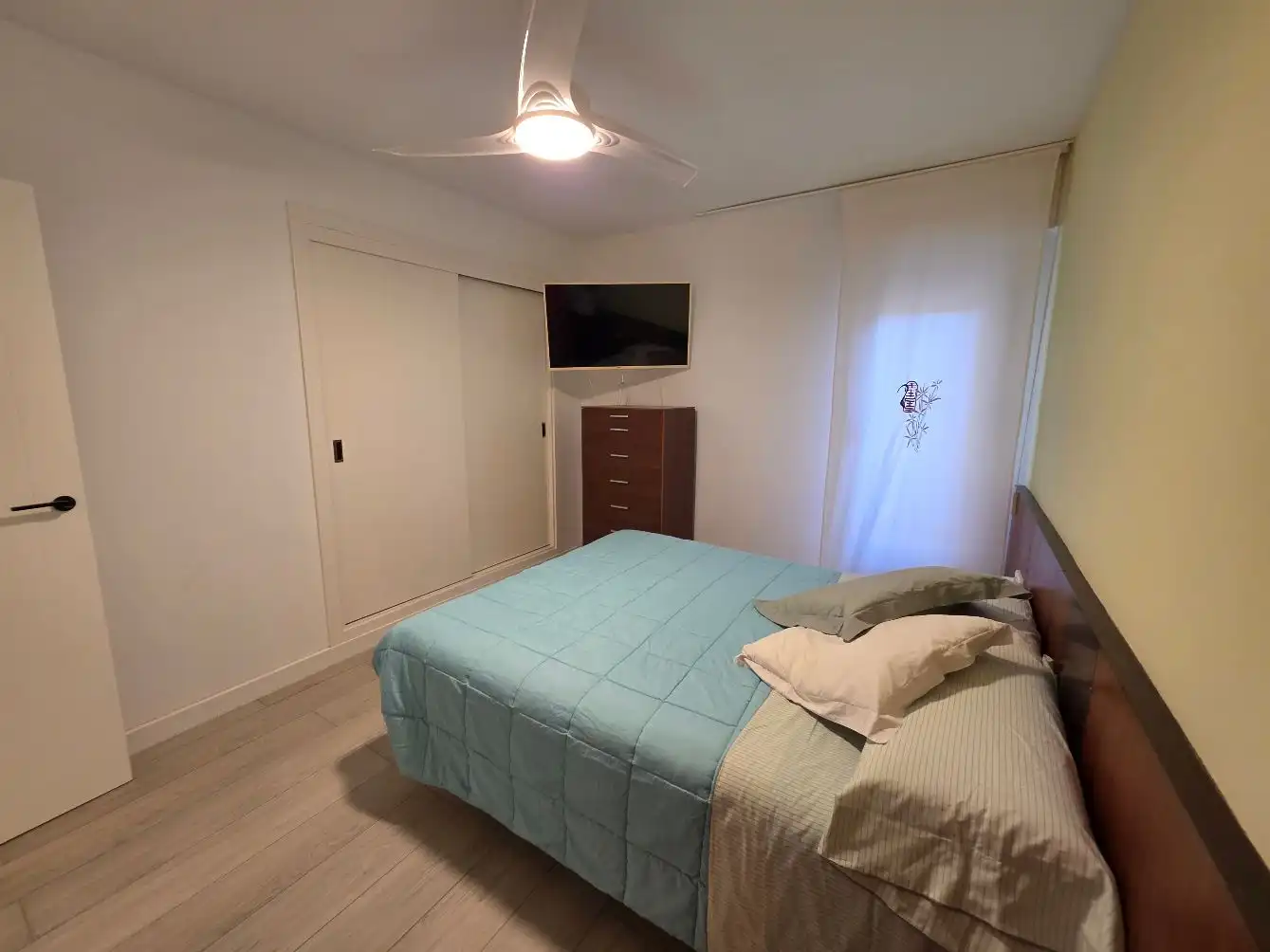 Habitación de Apartamento en venta en La Manga del Mar Menor con Aire acondicionado, Terraza y Trastero