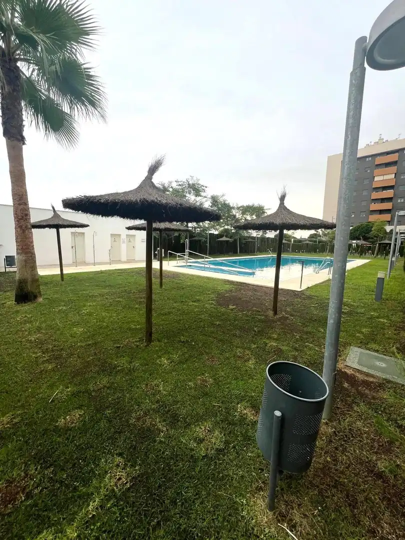 Appartamento con piscina in vendita a Entrenúcleos, imagen 41