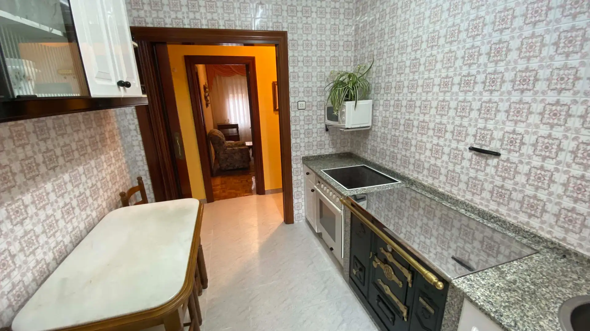 Kitchen of Flat for sale in San Martín del Rey Aurelio  with Parquet flooring, Storage room and Furnished