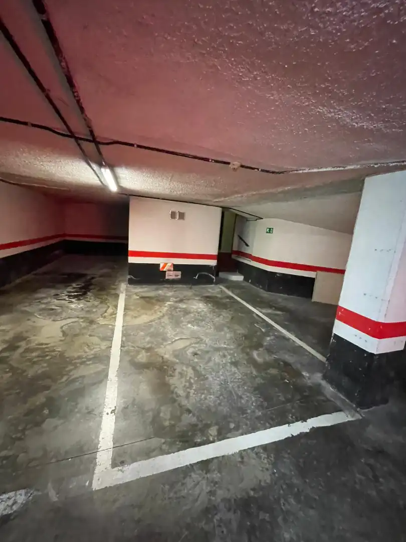 Aparcament de Pis en venda en Barakaldo  amb Calefacció, Parquet i Traster