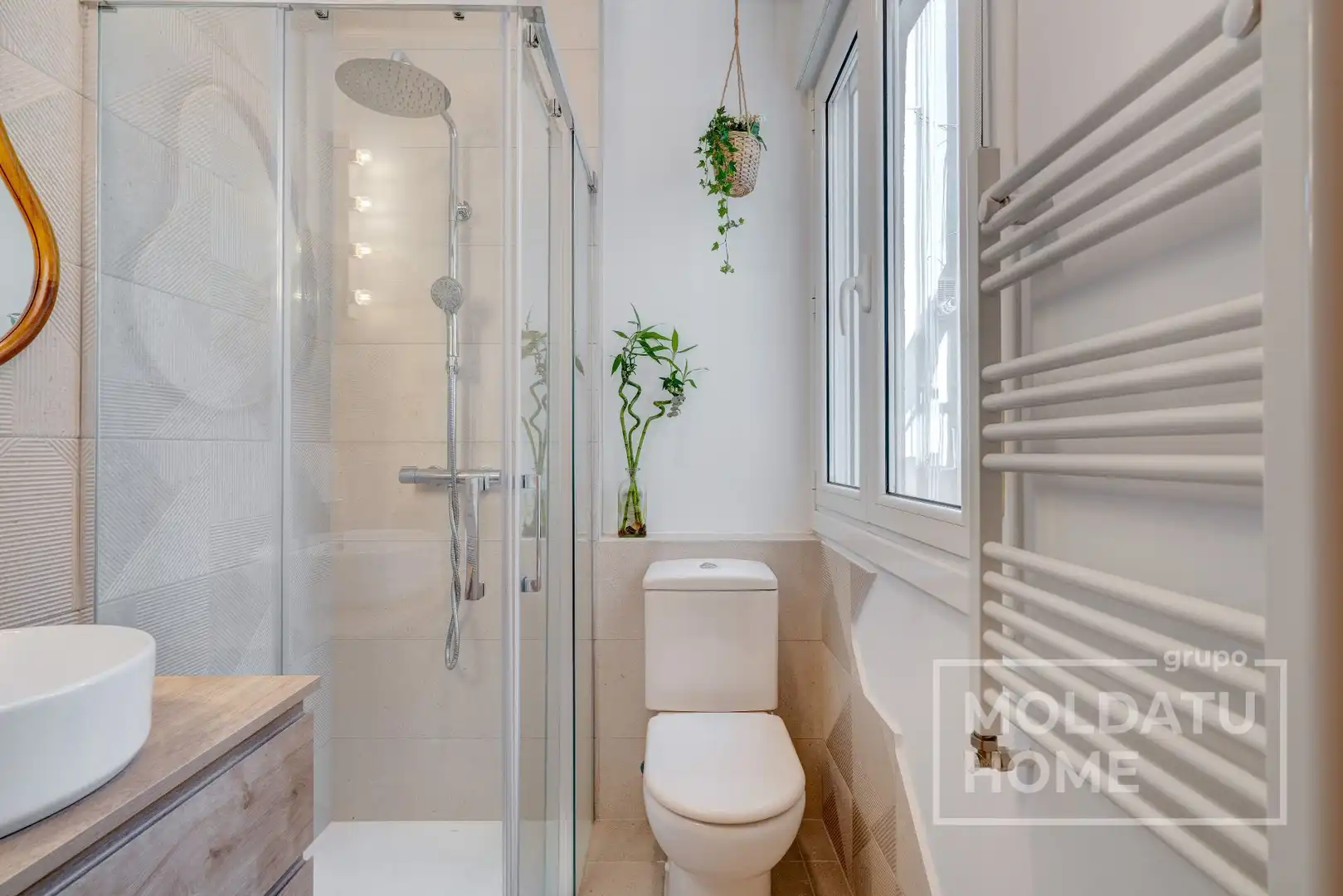 Bathroom of Flat for sale in Donostia - San Sebastián   with Air Conditioner and Heating