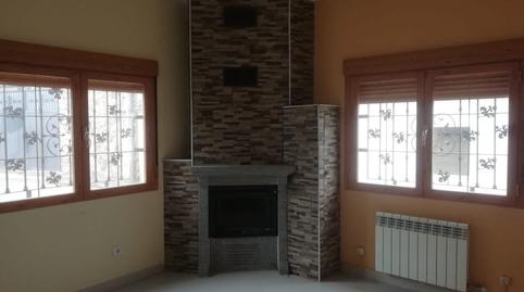 Foto 3 de Casa adosada en venta en C/ Iglesia, Martín de Yeltes, Salamanca