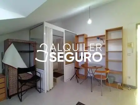 Habitación de Piso de alquiler en Oleiros con Calefacción, Trastero y Amueblado