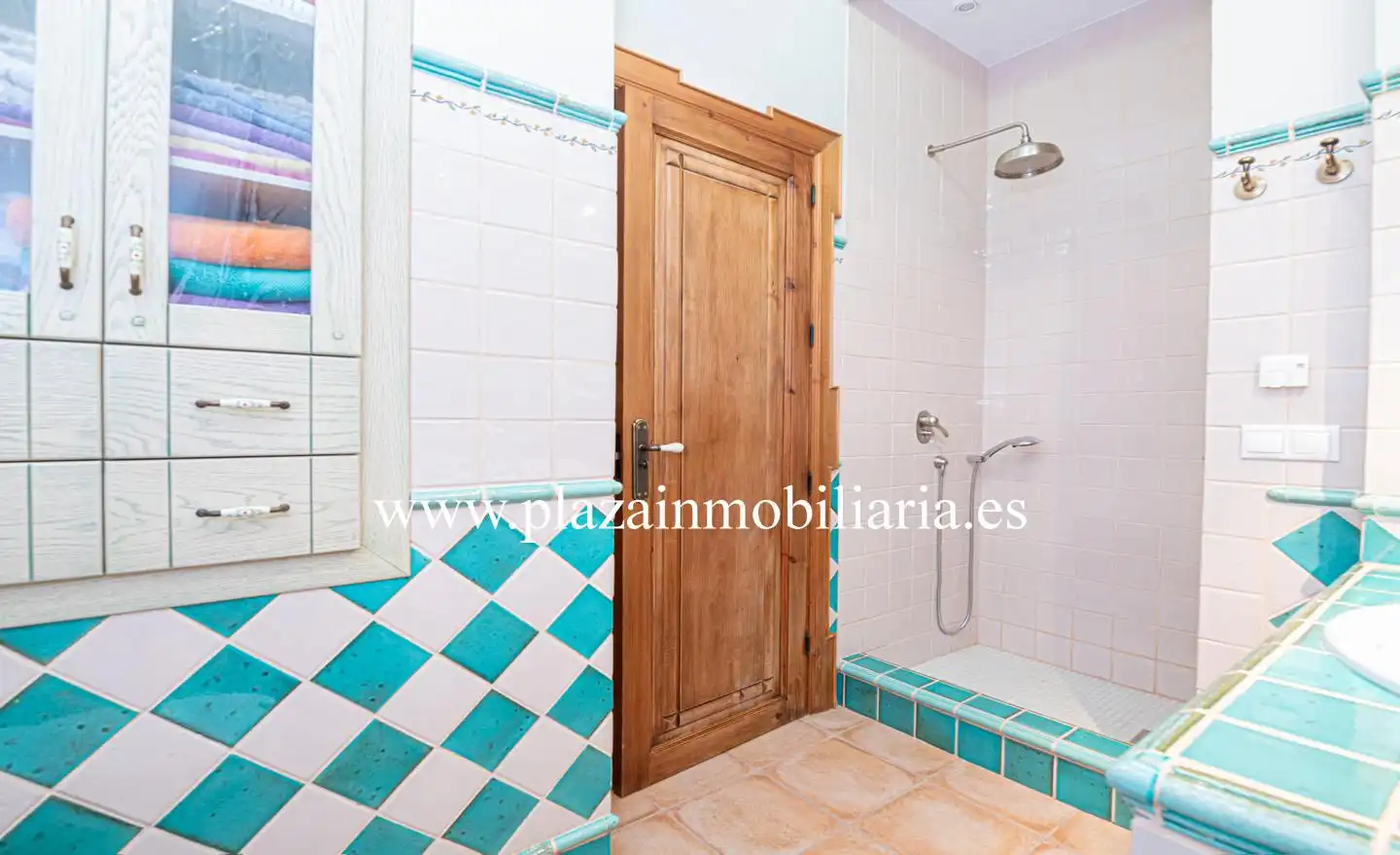 Bathroom of Houses for sale in Lucena