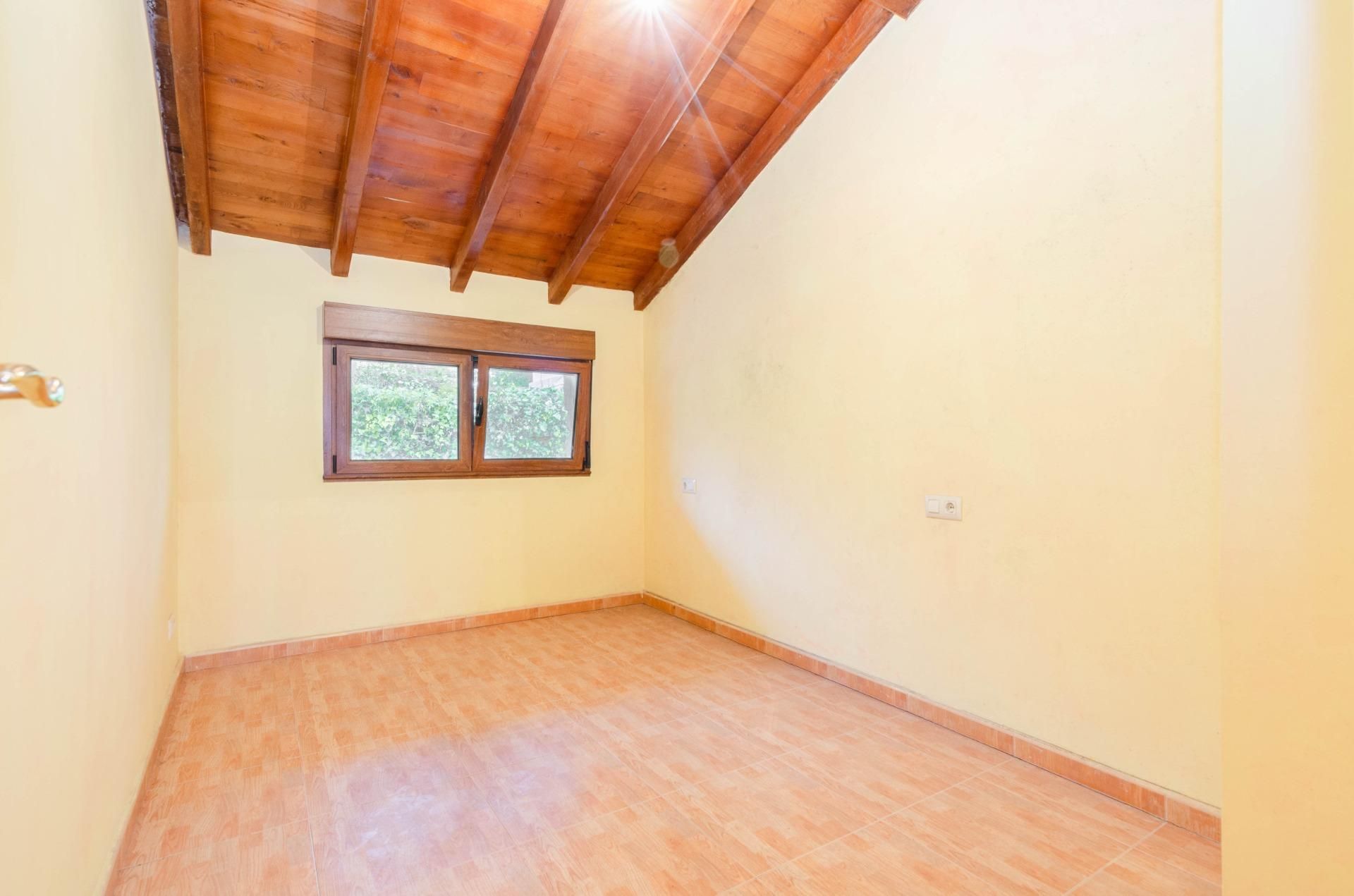 Dormitori de Casa o xalet en venda en Grado amb Jardí privat i Traster