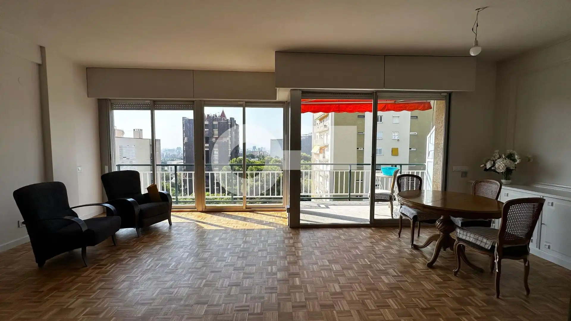 Wohnzimmer von Wohnung zur Miete in Barcelona mit Parkett, Terrasse und Alarm
