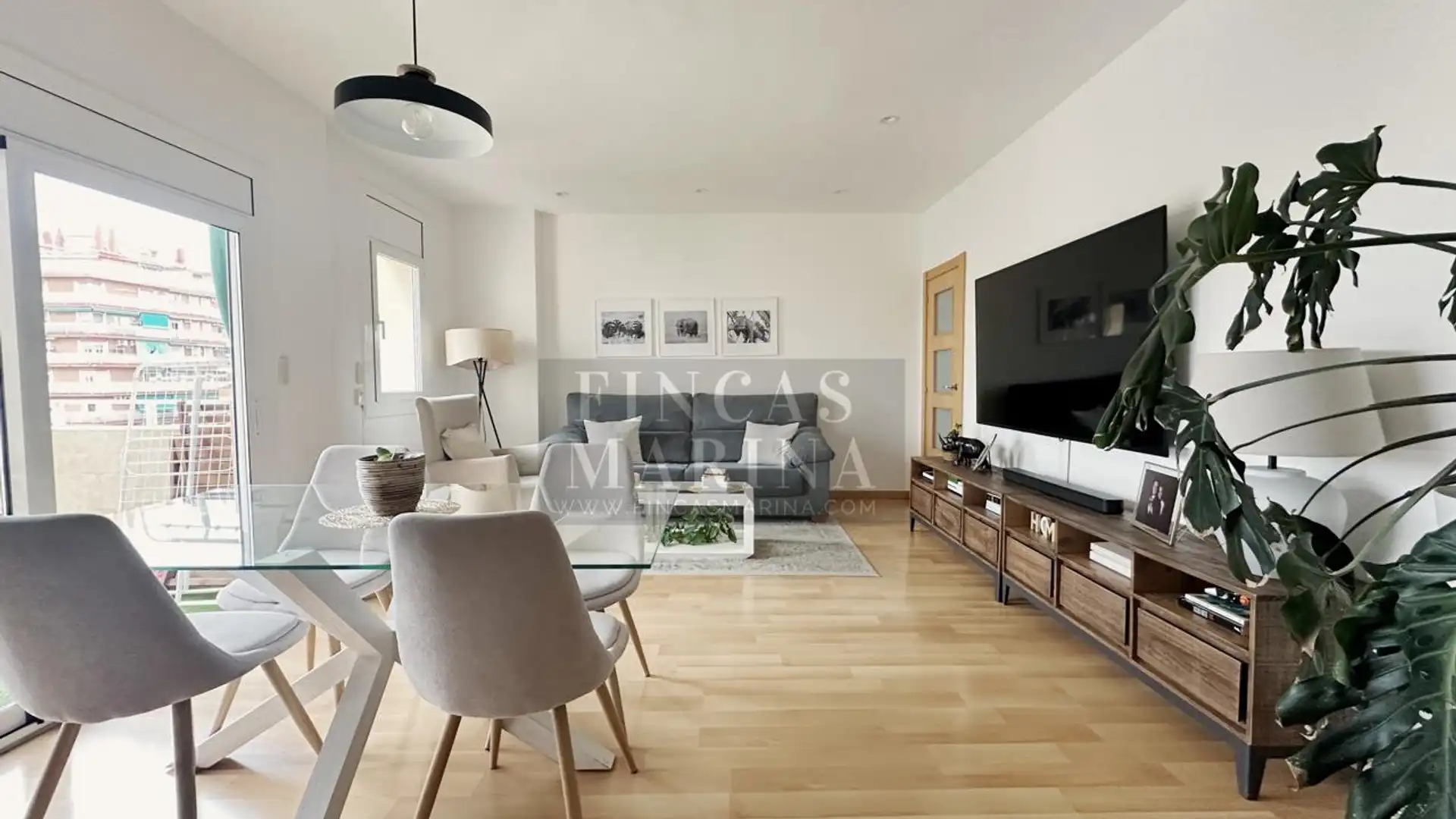 Living room of Flat for sale in Gavà  with Air Conditioner, Heating and Parquet flooring