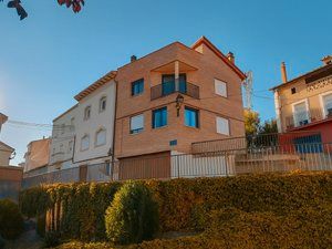 Vista exterior de Casa adosada en venta en Arenzana de Abajo con Calefacción, Terraza y Balcón