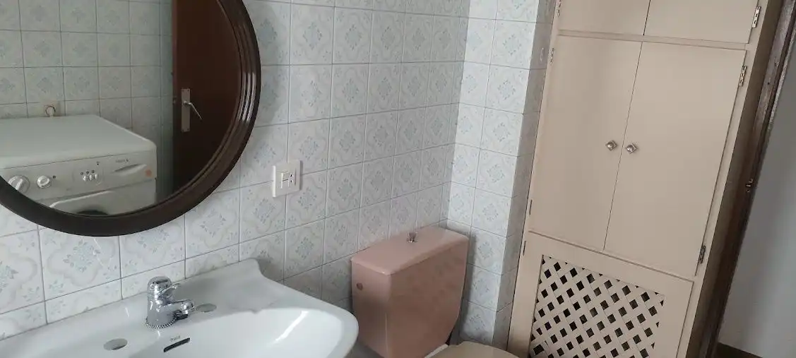 Bany de Pis en venda en Gijón  amb Parquet