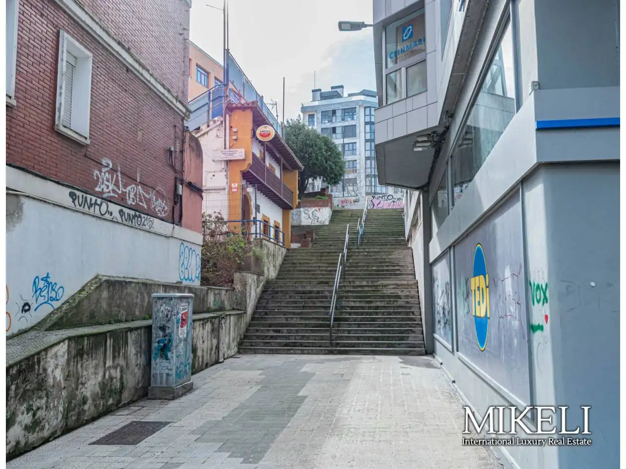 Piso en venta en Calle Vargas, Cuatro Caminos