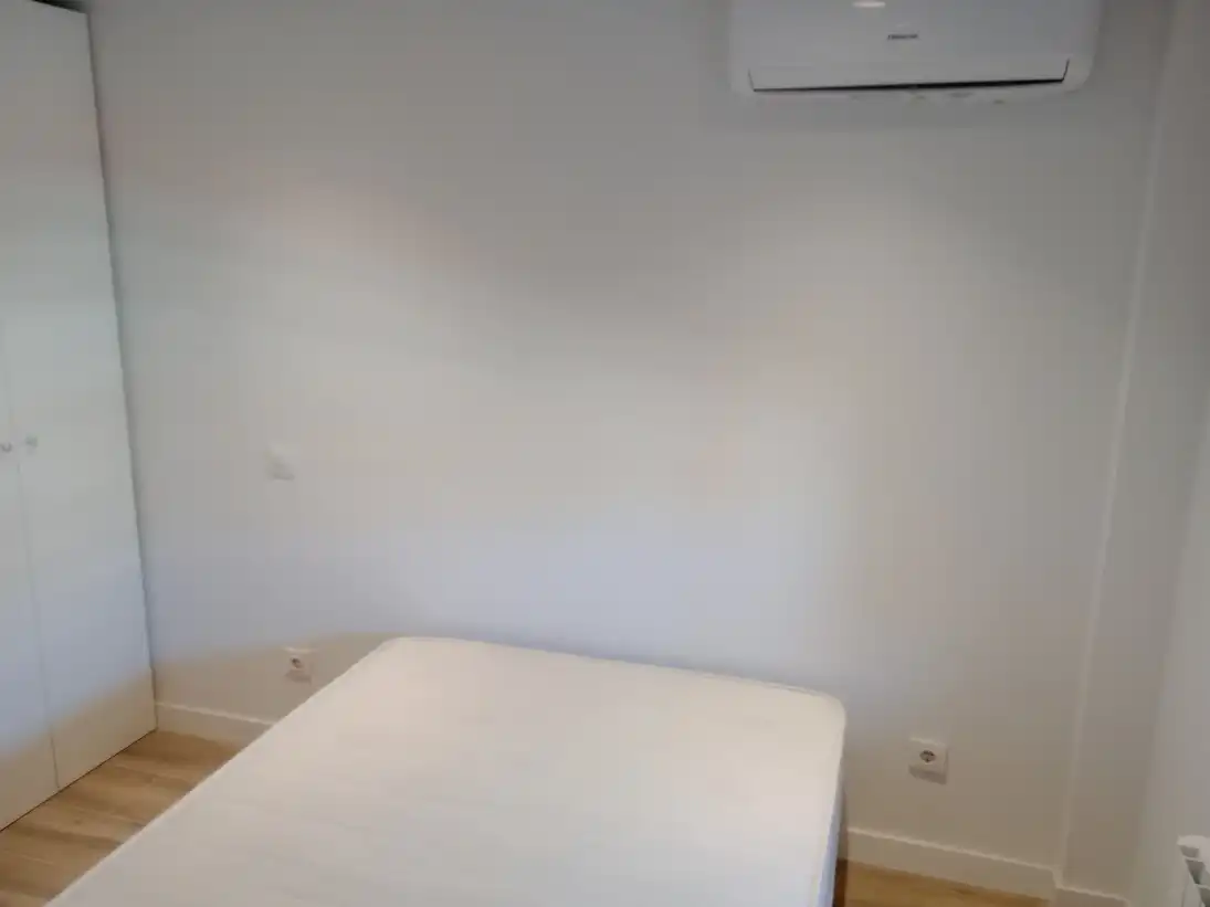 Bedroom of Flat for sale in Madrid  with Air Conditioner, Heating and Terrace