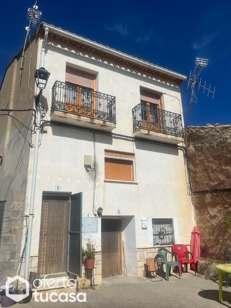 Vista exterior de Pis en venda en Manzanera amb Terrassa