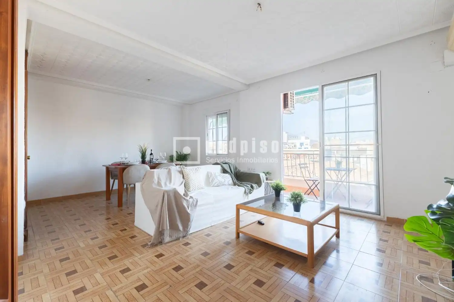 Habitación de Piso en venta en Valencia con Aire acondicionado, Calefacción y Terraza