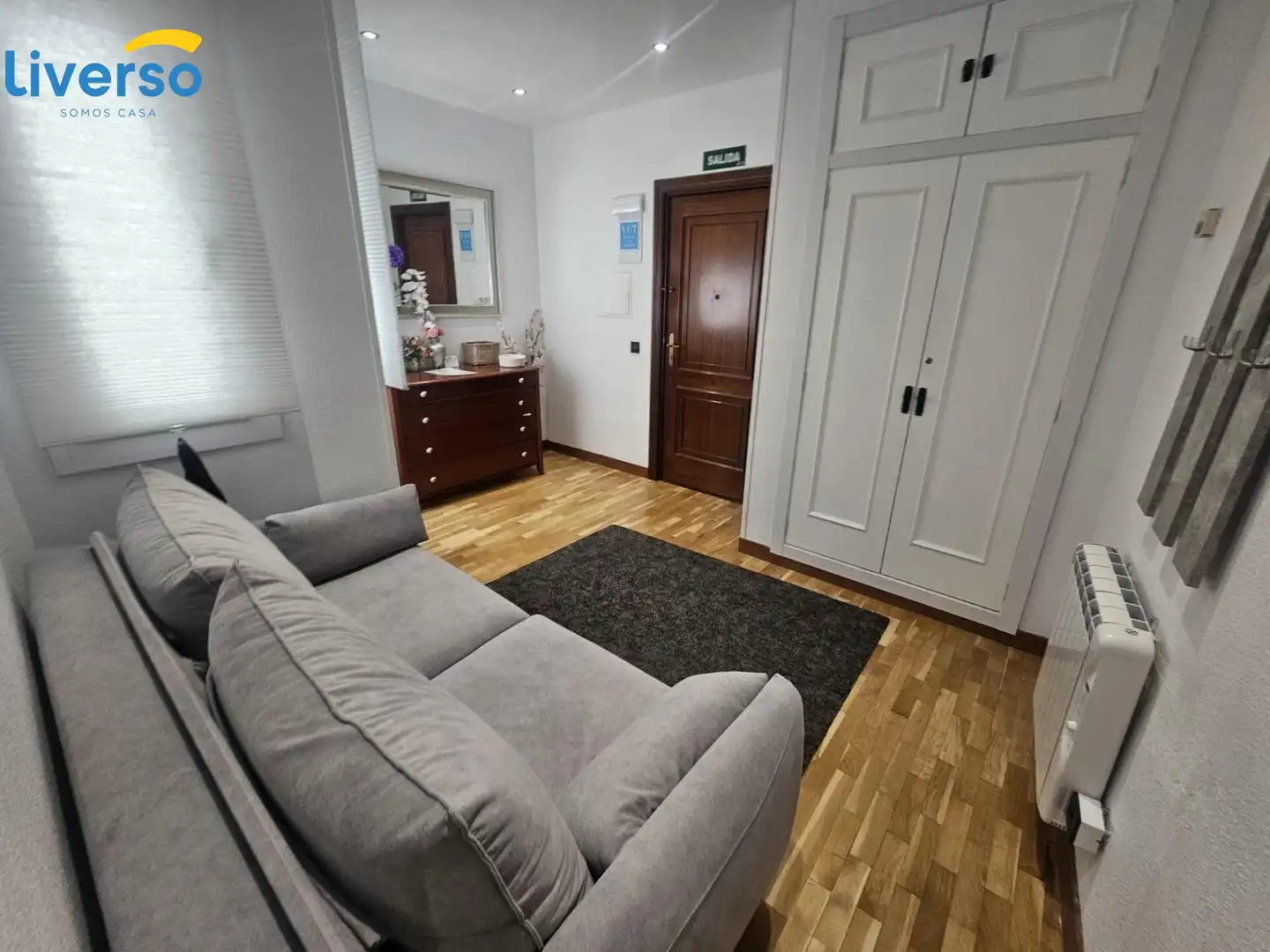Sala d'estar de Pis de lloguer en Burgos amb Calefacció, Parquet i Moblat