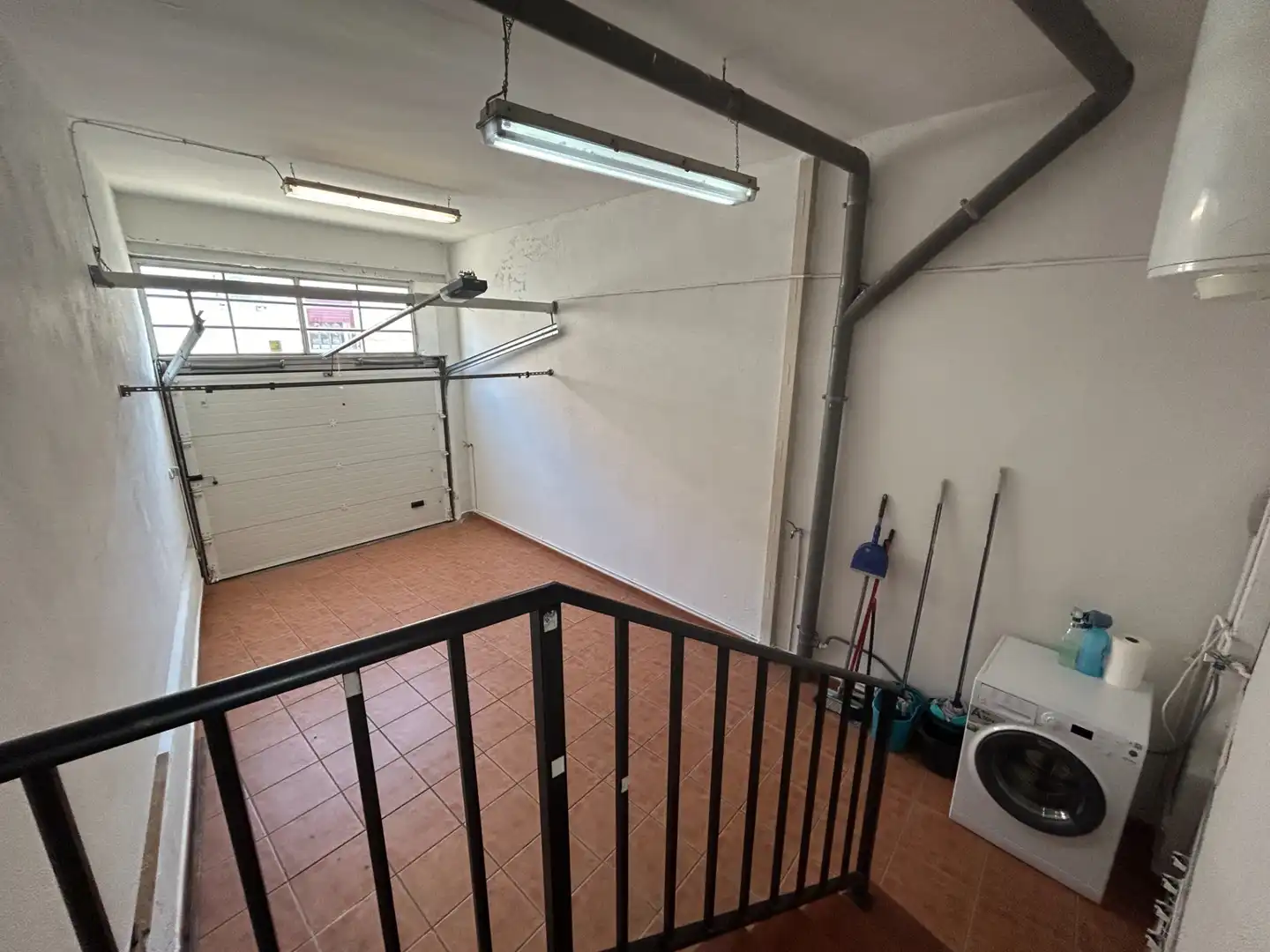 Einfamilien-Reihenhaus zum Verkauf in Corpa mit Klimaanlage, Heizung und Terrasse