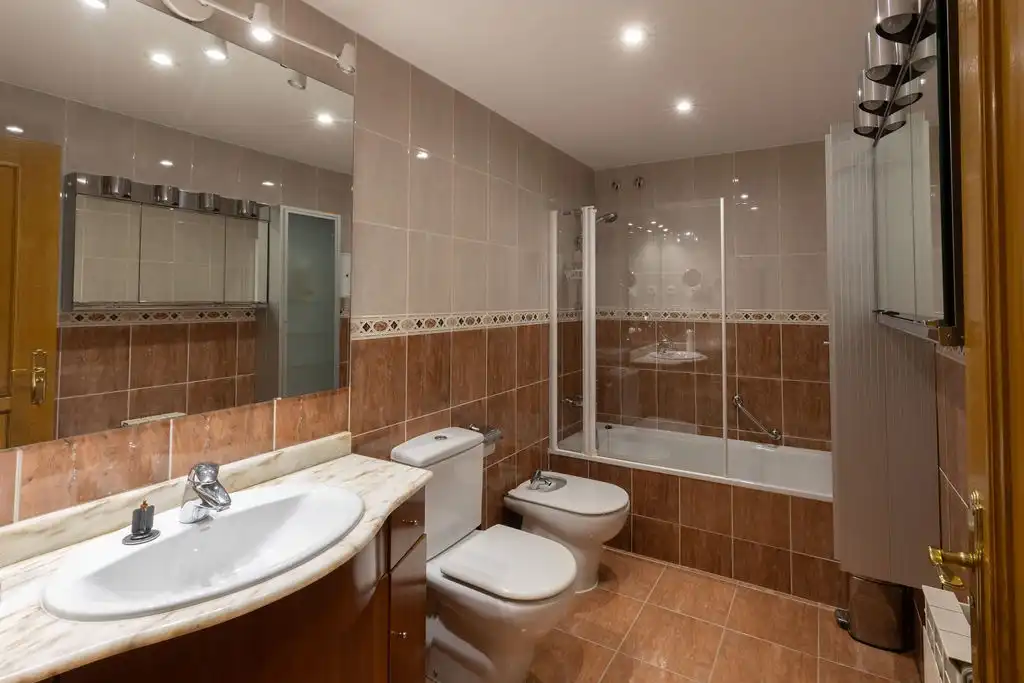 Badezimmer von Wohnung zur Miete in Sant Andreu de Llavaneres mit Schwimmbad