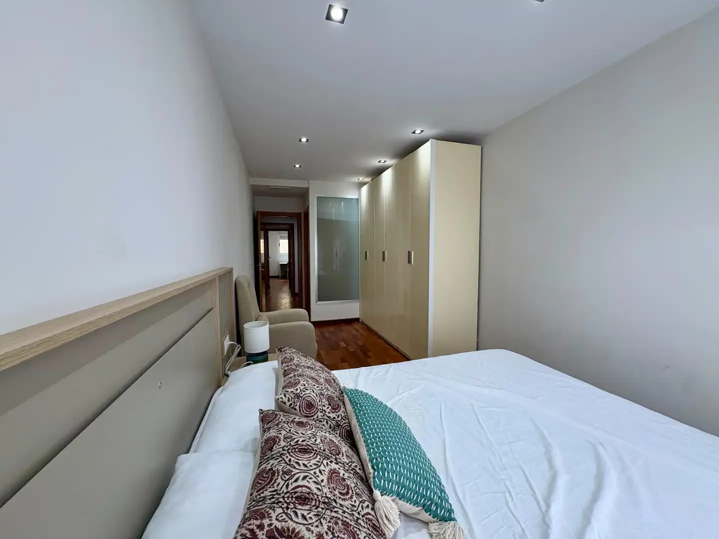 Schlafzimmer von Wohnung zur Miete in Silla mit Möbliert und Balkon