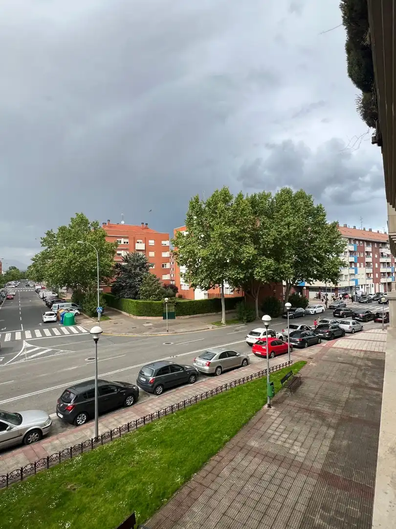 Parking de Piso en venta en  Logroño con Calefacción, Parquet y Terraza