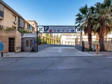 Einzelparkplatz zum Verkauf in Genil