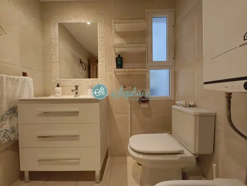 Baño de Piso en venta en Segovia con Aire acondicionado y Calefacción