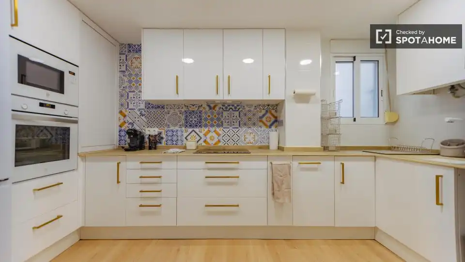 Cocina de Piso de alquiler en Valencia con Aire acondicionado, Calefacción y Amueblado
