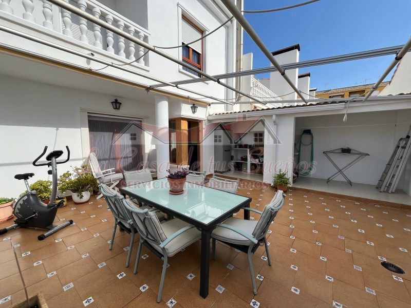 Terrace of Single-family semi-detached for sale in Sax