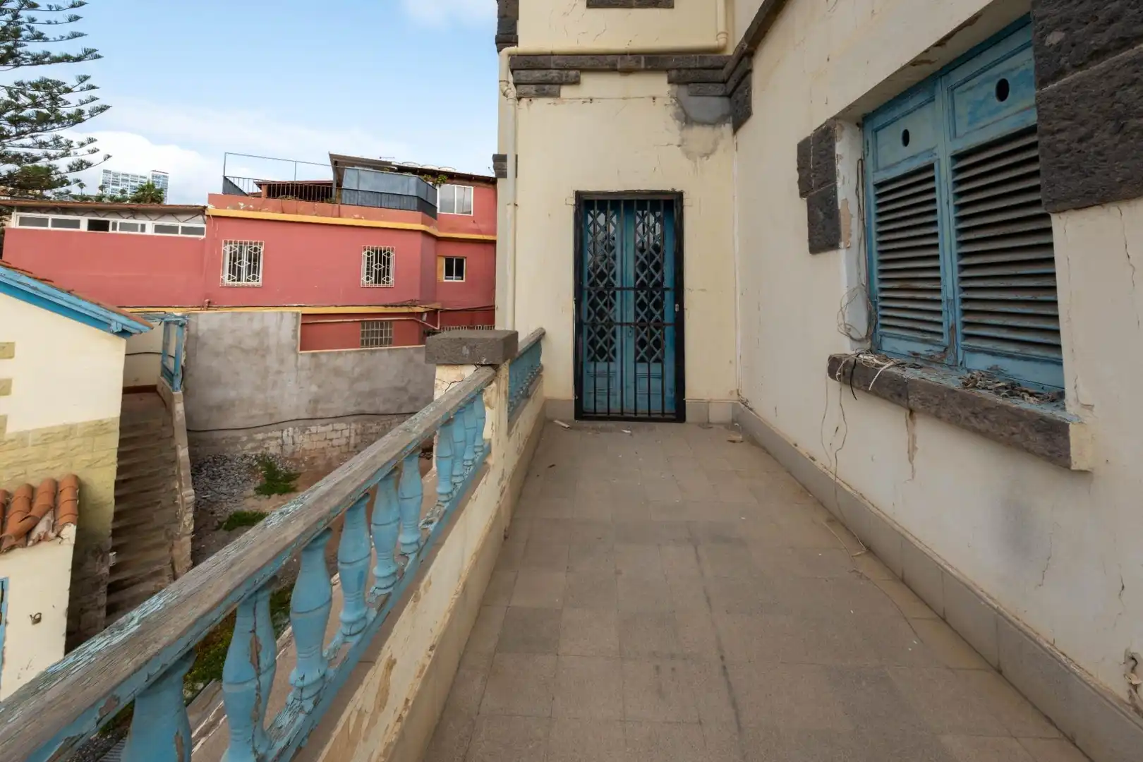 Vista exterior de Casa o xalet en venda en Las Palmas de Gran Canaria amb Terrassa, Piscina i Balcó