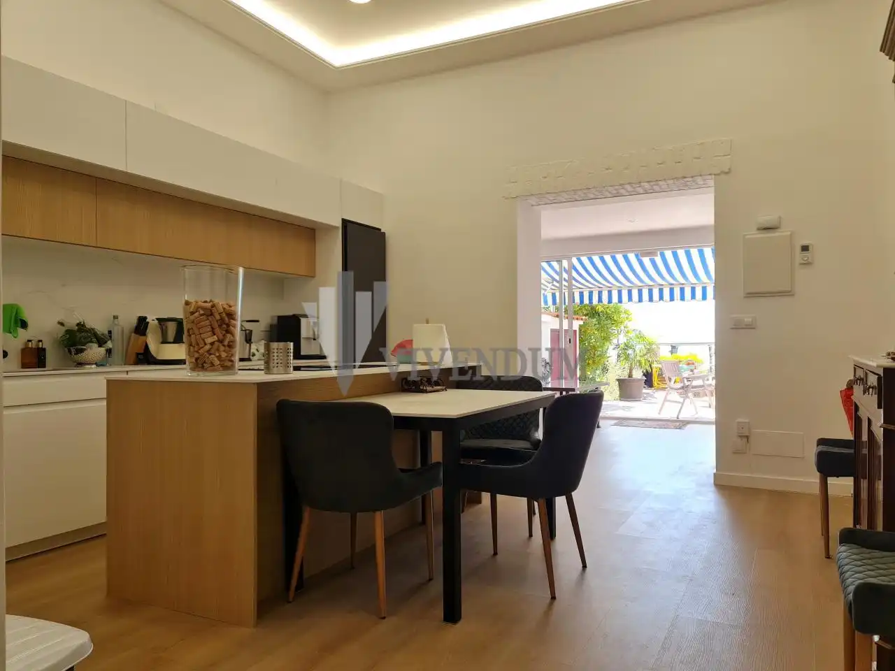 Cuina de Apartament de lloguer en A Guarda   amb Calefacció, Terrassa i Traster