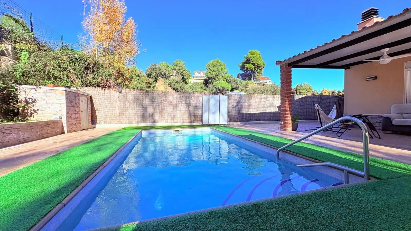 Piscina de Casa o chalet en venta en Castellar del Vallès con Aire acondicionado, Jardín privado y Terraza