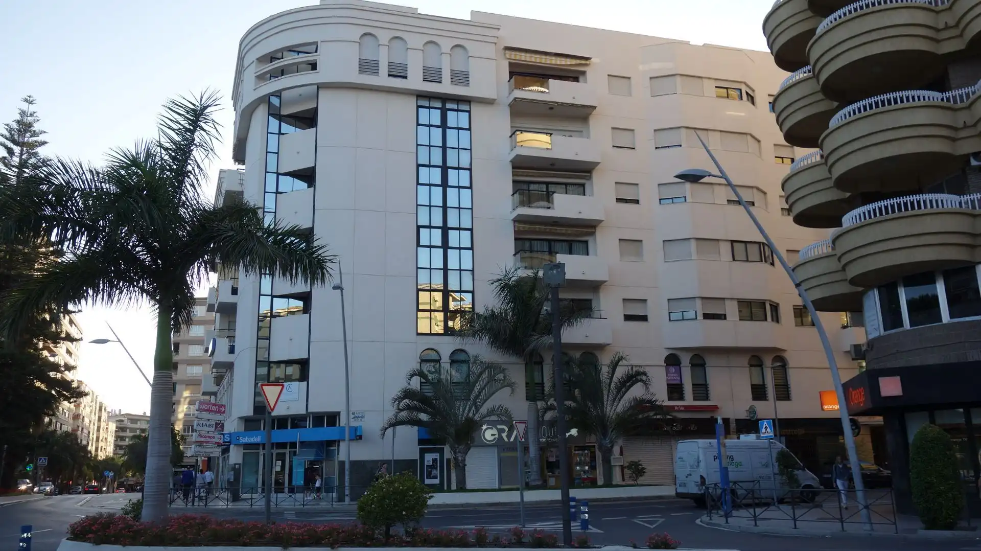 Außenansicht von Büro zur Miete in Motril mit Klimaanlage und Terrasse